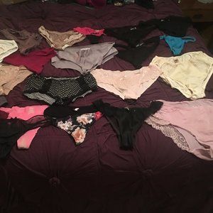 ** WOMENS BEAUTIFUL PANTY LOT - 10 PAIRS